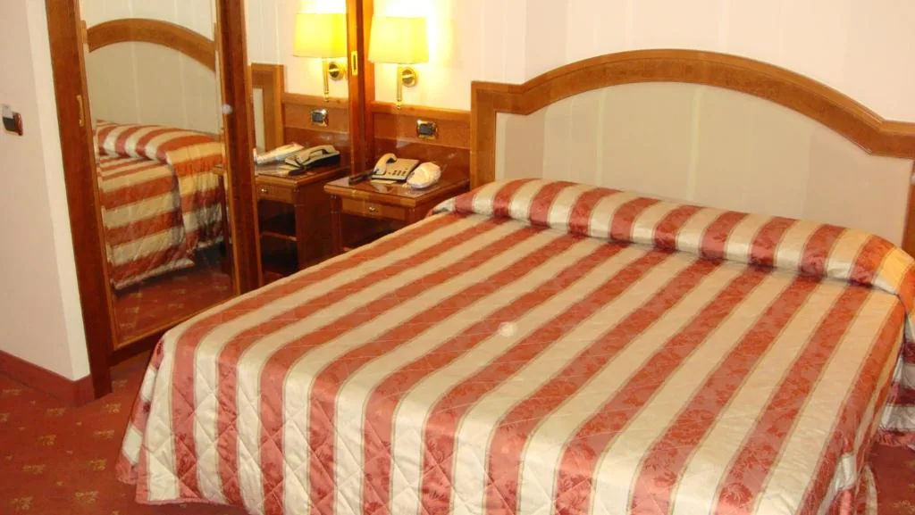 Camera Matrimoniale — Albergo Corona
