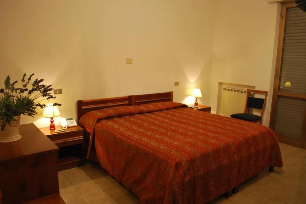 Camera Matrimoniale — Albergo Smeraldo