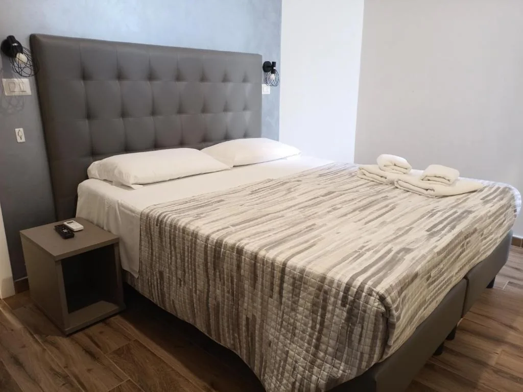 Camera Matrimoniale — ANGI HOME