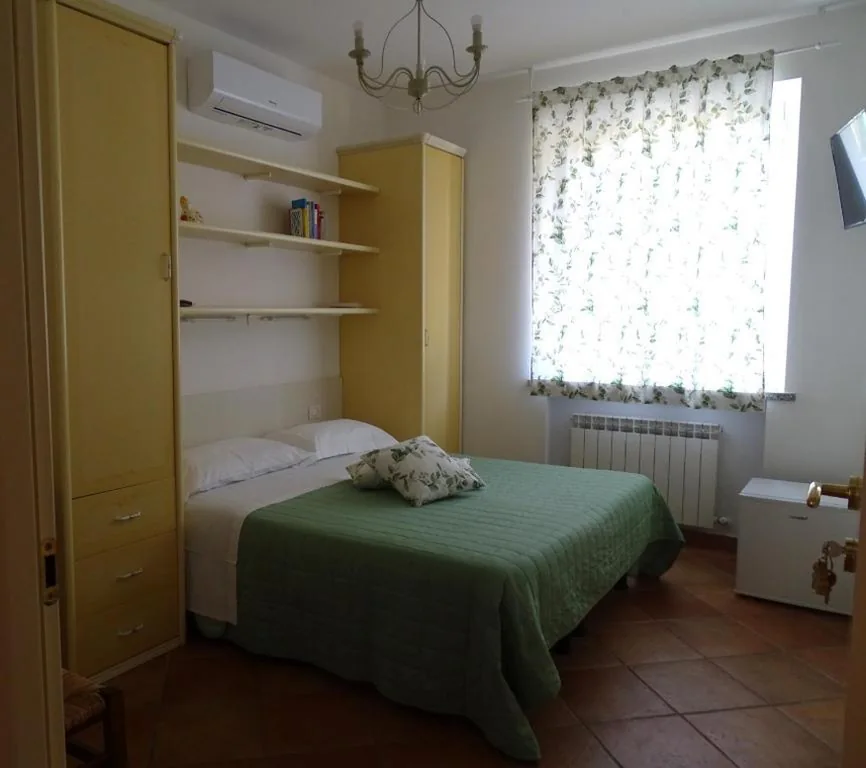 Camera Matrimoniale — Archi Di Sole