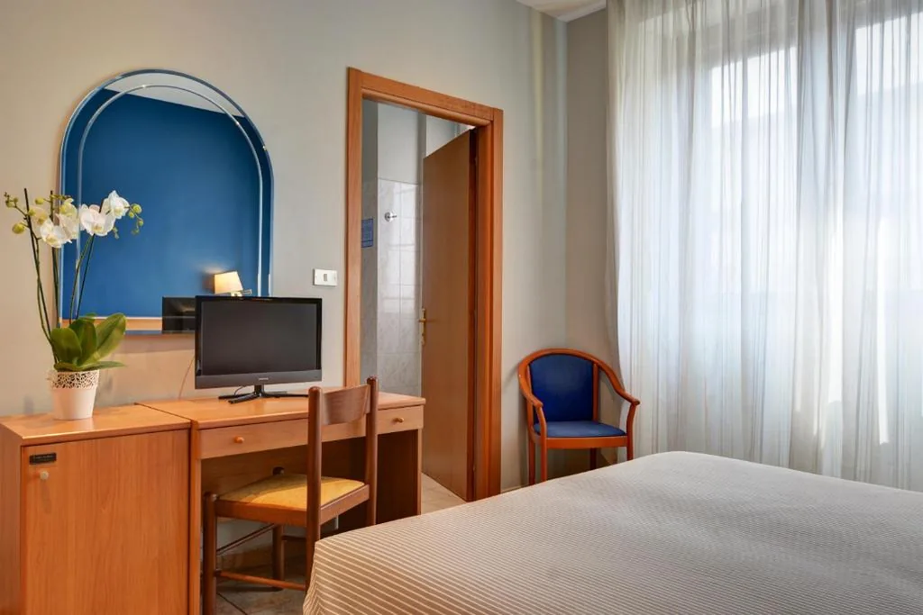 Double Room — Astor Hotel