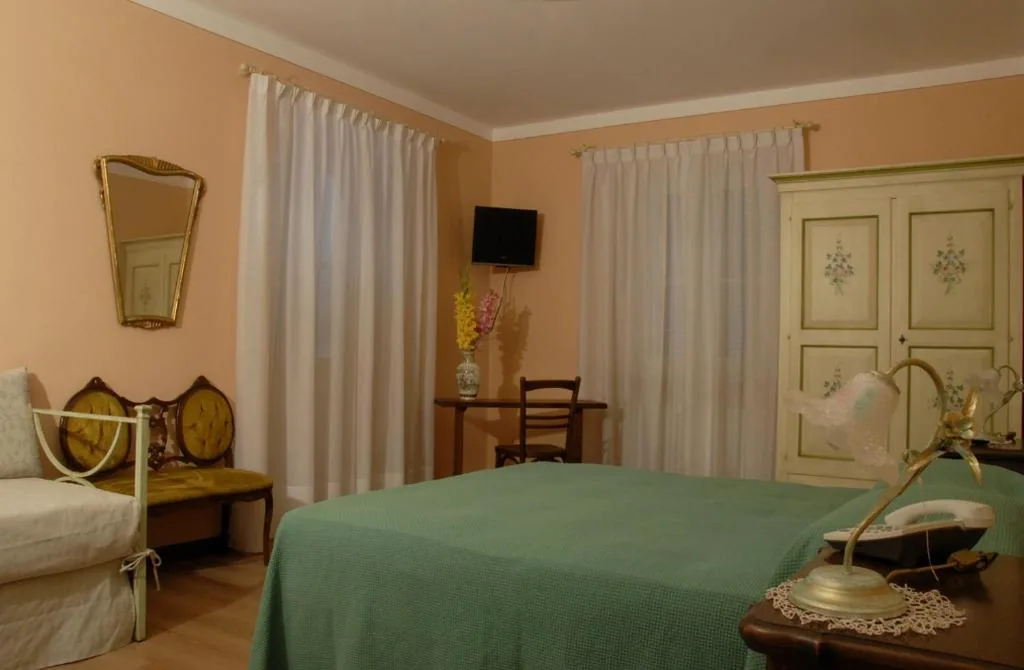 Camera Matrimoniale — B&B Le Camelie