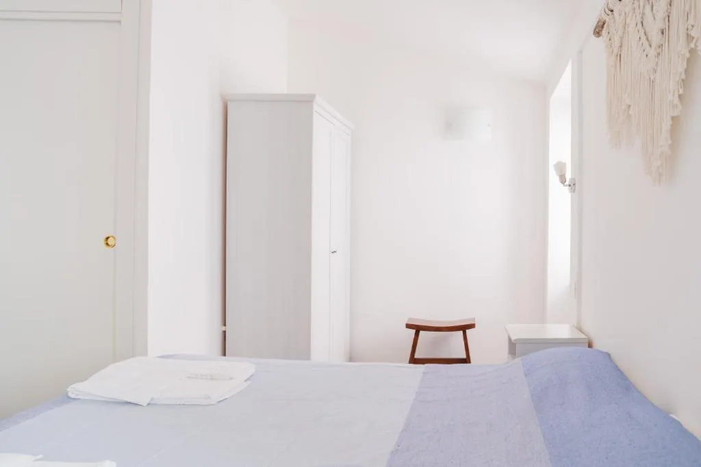 Double Room — Banchi