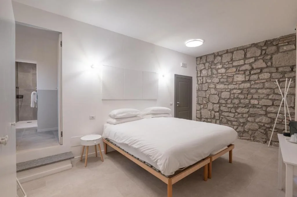 Camera Matrimoniale — Basco Guest House