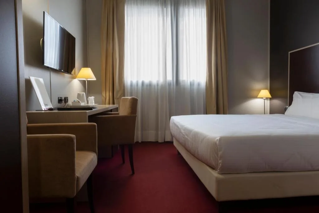 Basic Double Room — Art Hotel Olympic