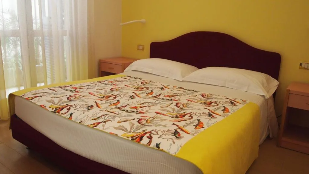 Basic Double Room — Piccolo Hotel