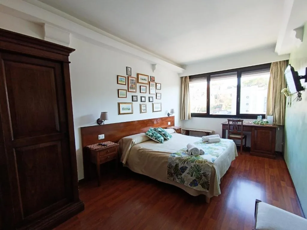 Double Room — Benignicase