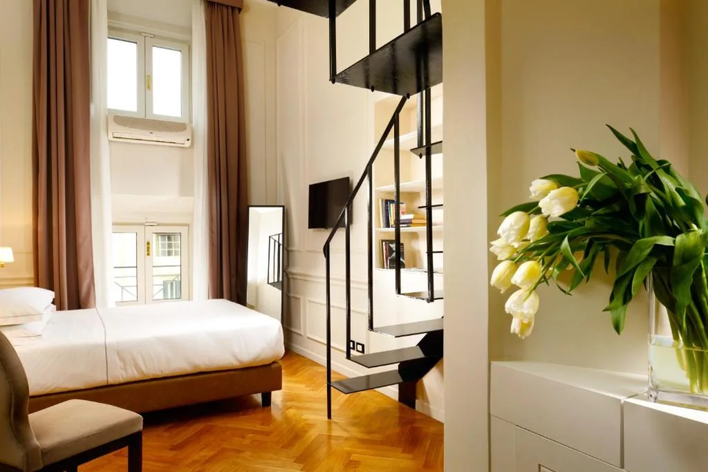 Camera Matrimoniale Boutique su 2 Livelli. — Splendor Suite Rome – Suites & Apartments