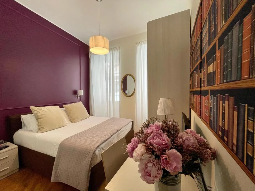 Budget Double Room — Banchi Vecchi Stay Rooms