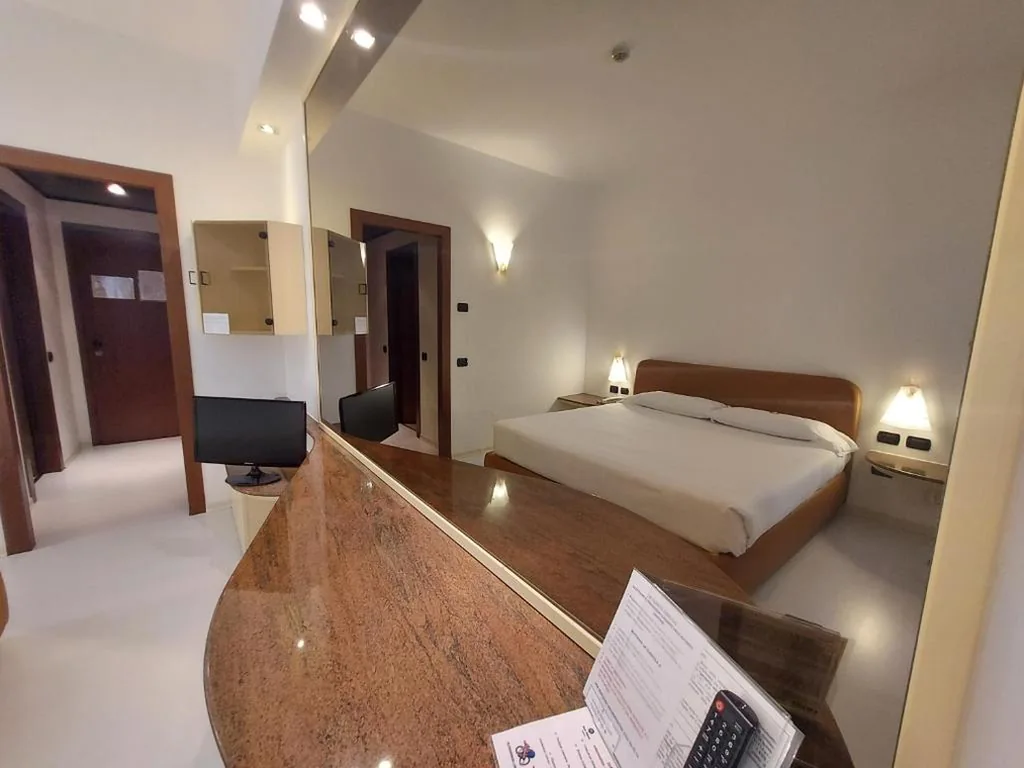 Budget Double Room — Blue Relais Maggiore