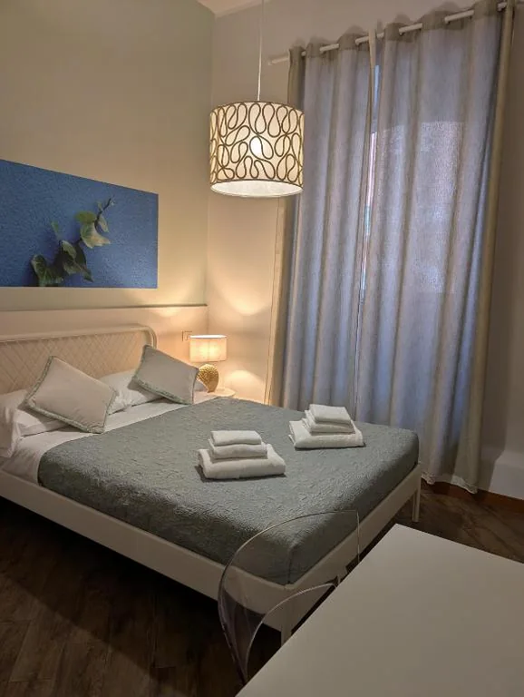 Camera Matrimoniale Budget — Gracchi 278 – The Italian Stay Collection