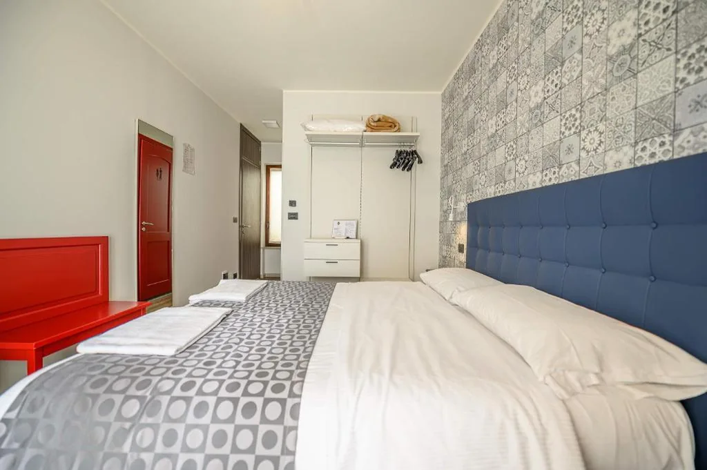 Camera Matrimoniale Budget — Hotel & Apartments ” Perpoin “