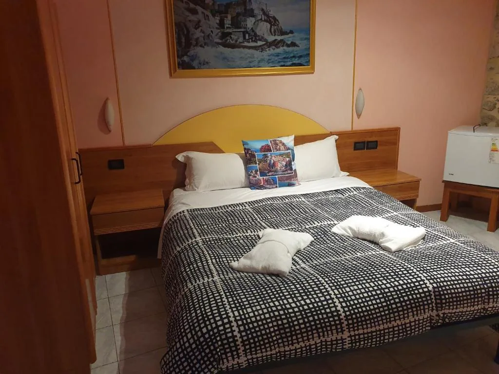 Budget Double Room — Locanda Dalla Compagnia