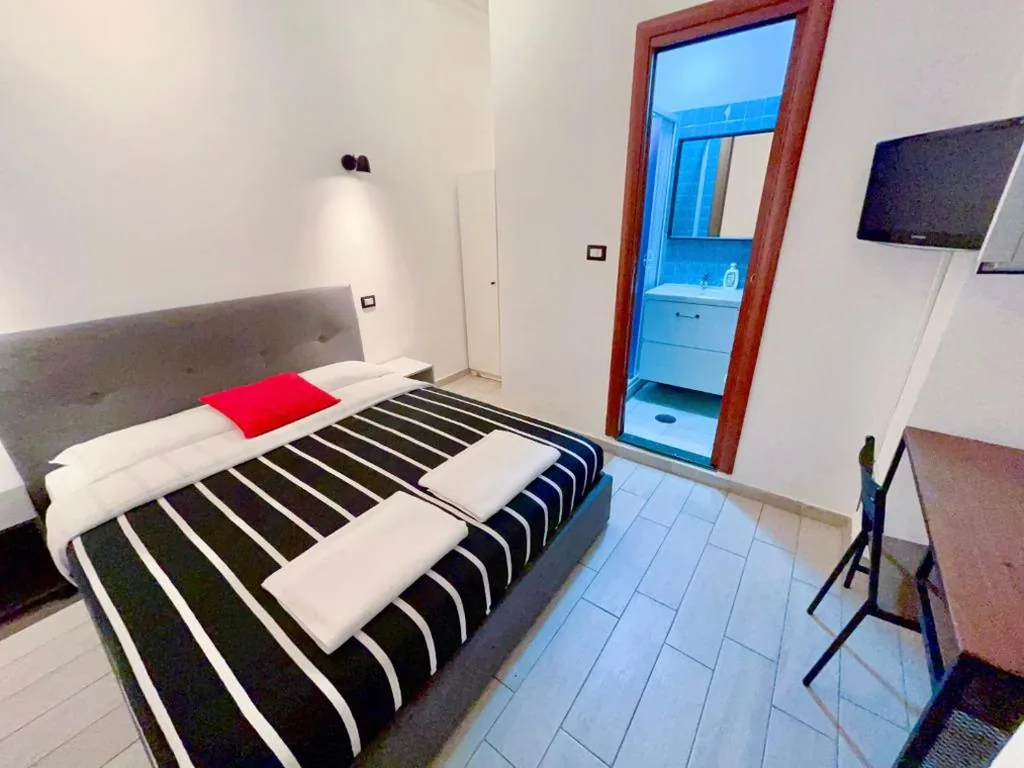Budget Double Room — Overseas Guesthouse
