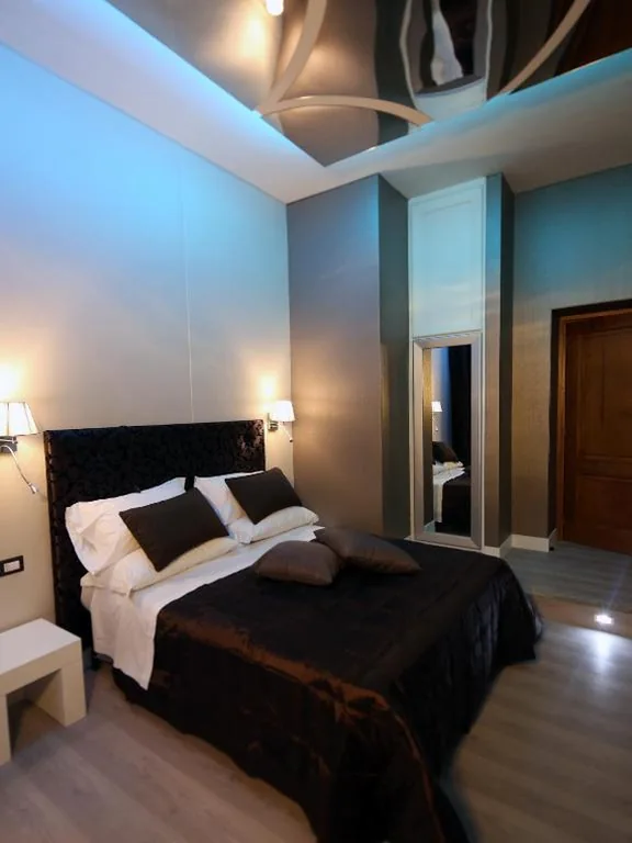 Budget Double Room — Piccolo di Piazza di Spagna Suites