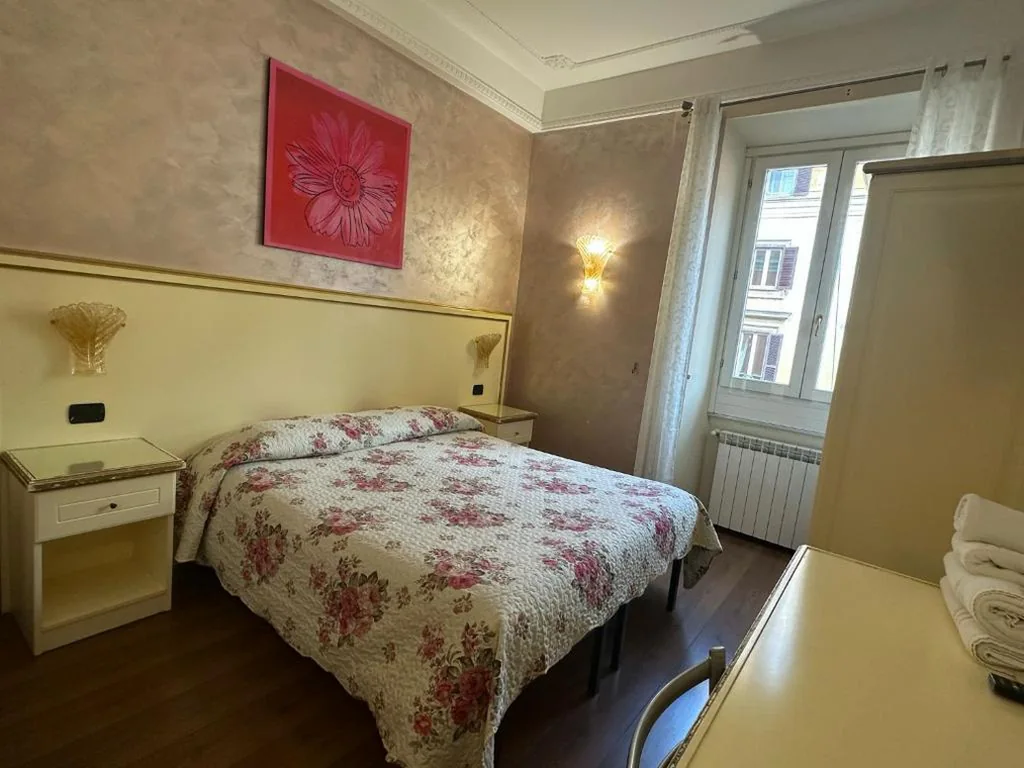Budget Double Room — Termini station holidays