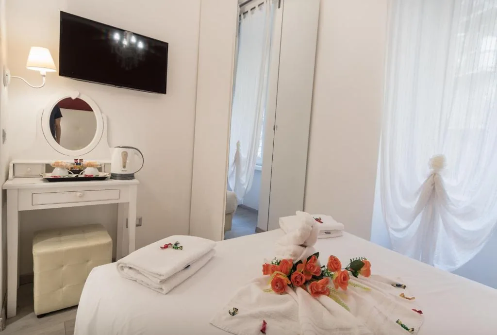 Camera Matrimoniale Budget — Your Vatican Suite