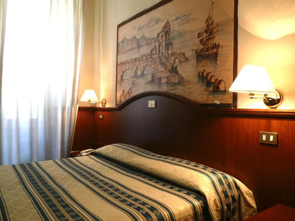 Camera Matrimoniale — Cambridge Hotel