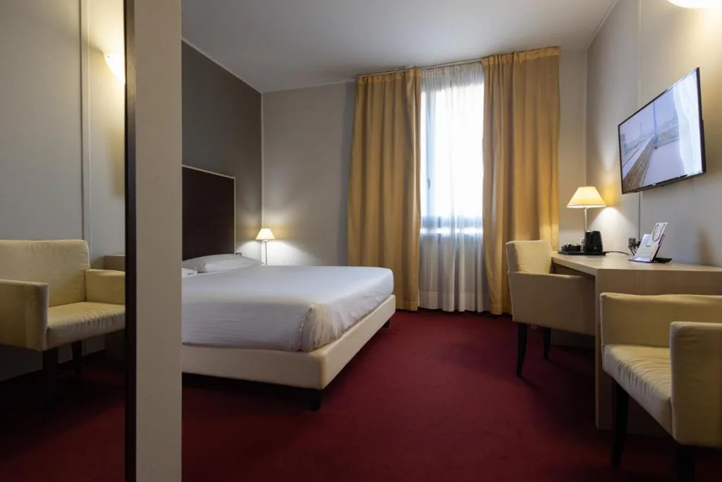 Classic Double Room — Art Hotel Olympic