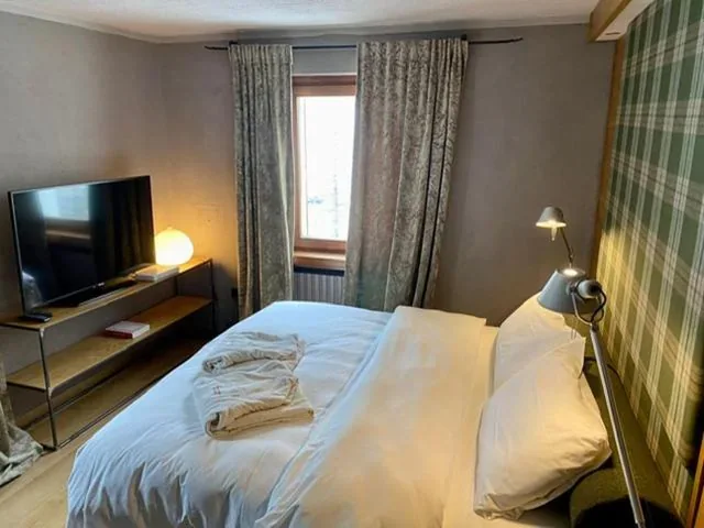 Classic Double Room with Spa Access — Les Neiges D’Antan