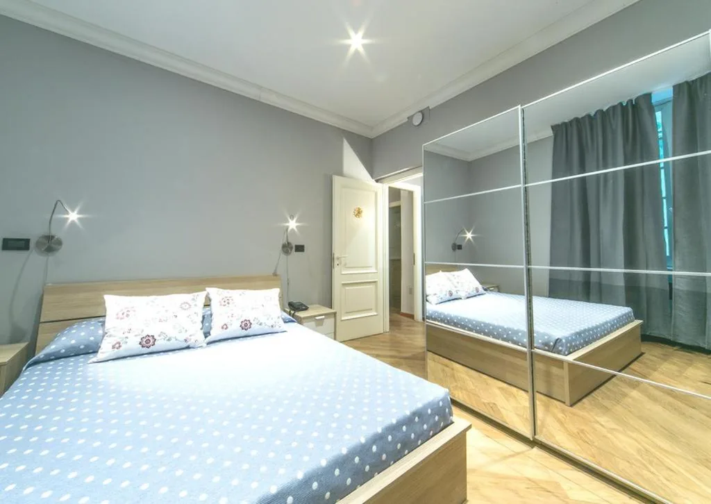 Classic Double Room with Private Bathroom — Chiossone Suites