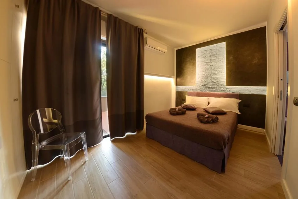 Classic Double Room with Pine Forest View and Terrace — B&B Dodici Lune