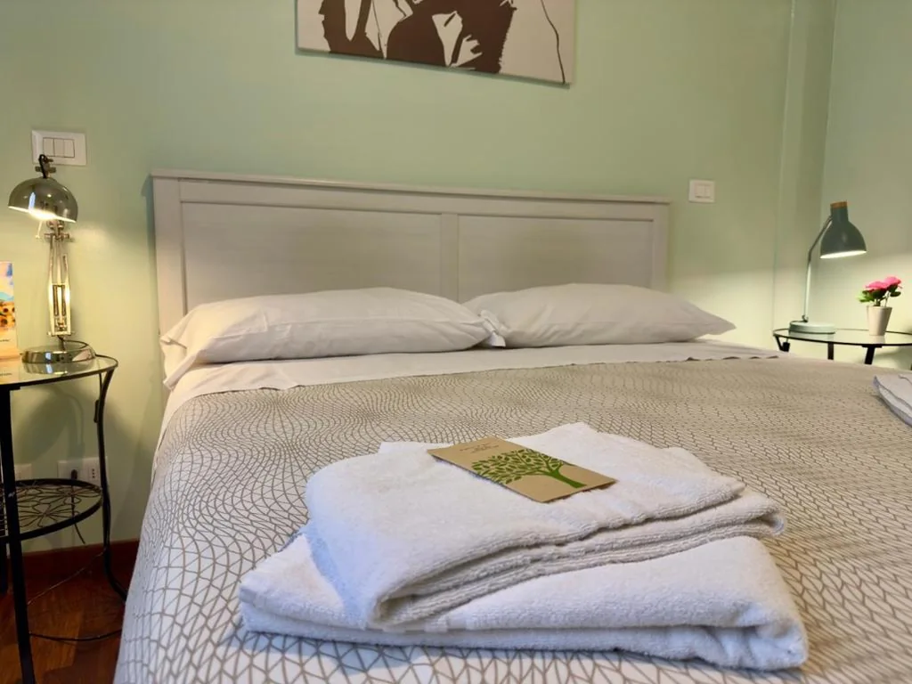 Classic Double Room - Dependance — B&B Santi Quattro Al Colosseo
