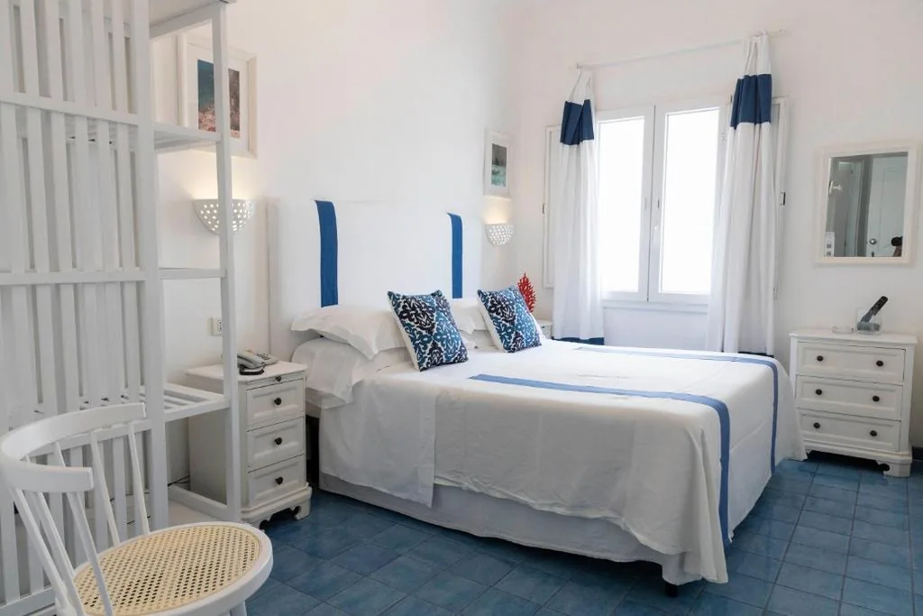 Classic Double Room — Hotel Chiaia Di Luna