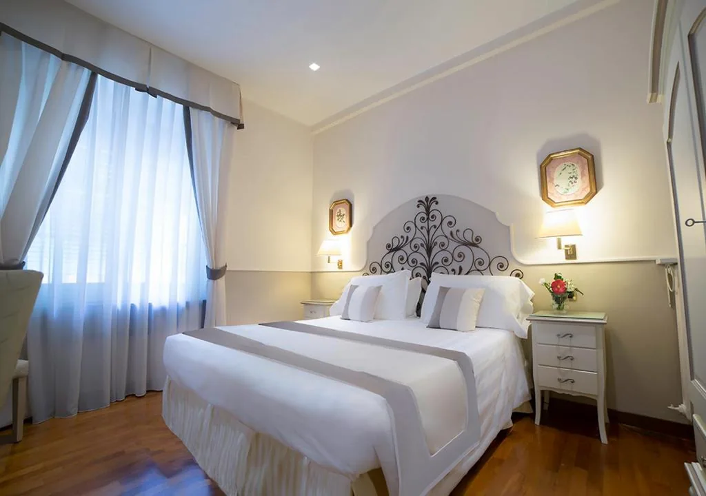 Camera Matrimoniale Classic — Hotel Jolanda