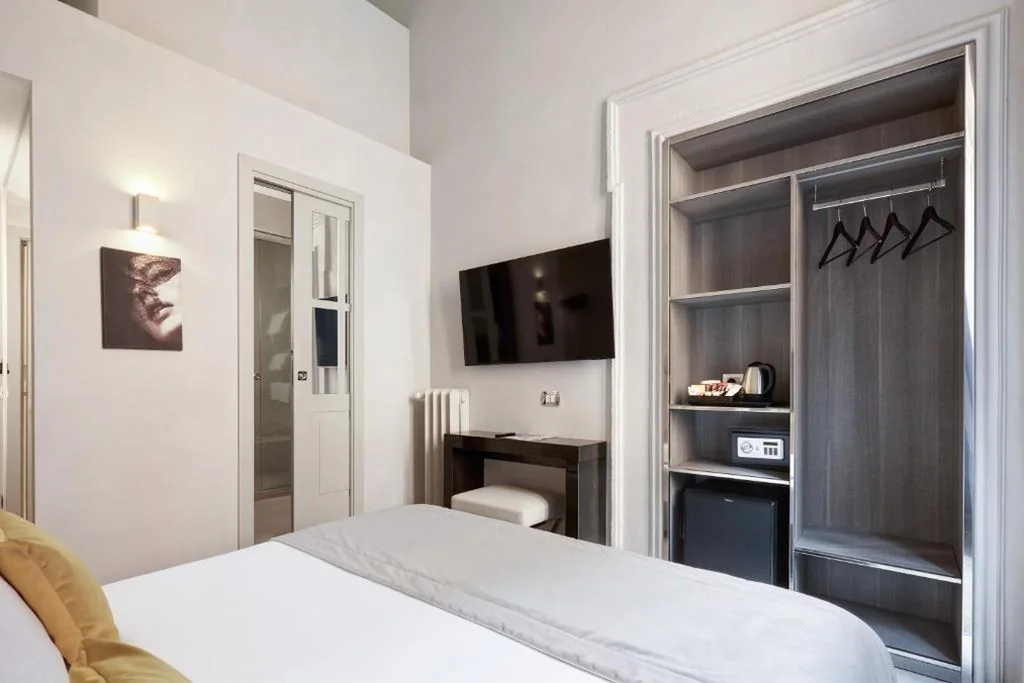 Classic Double Room — Terrace Pantheon Relais