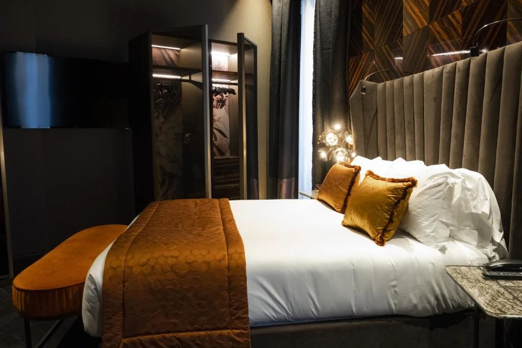Camera Matrimoniale Classic — U-Visionary Roma Hotel