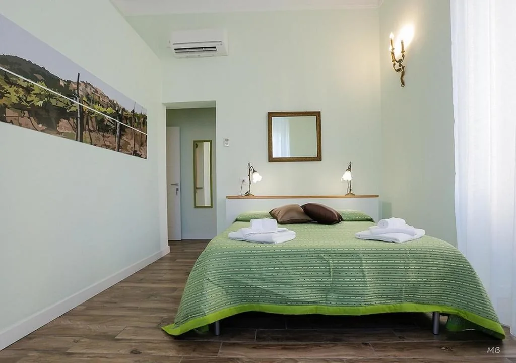 Camera Matrimoniale — Colors of Cinque Terre – Guest House