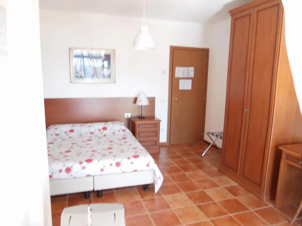 Comfort Double Room with Balcony — Madonna Della Neve