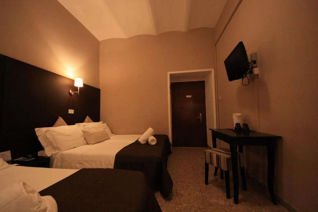 Camera Matrimoniale Comfort con Letto Supplementare — Hotel Felice