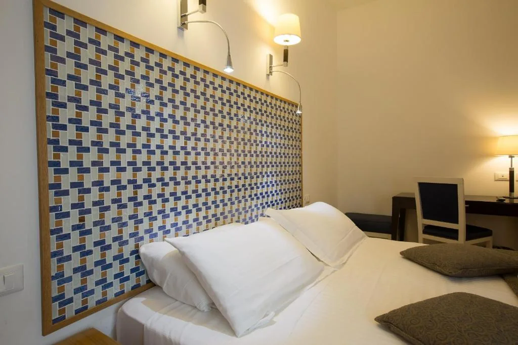 Comfort Double Room — Floris Hotel