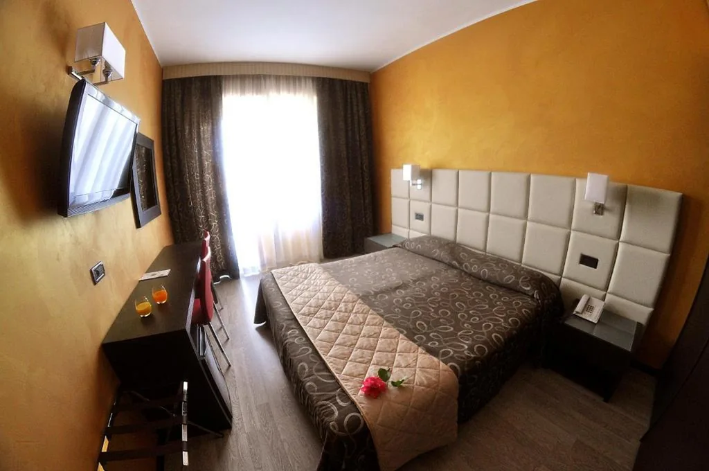Camera Matrimoniale Comfort — Hotel Cristallo