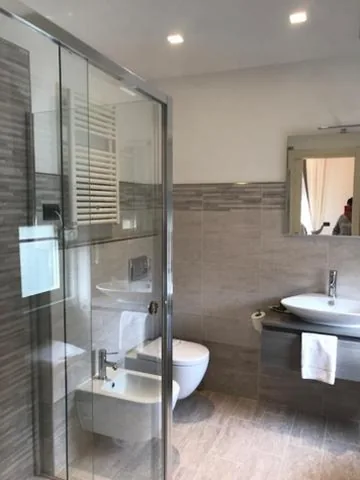 Camera Matrimoniale Comfort — Hotel Jolanda