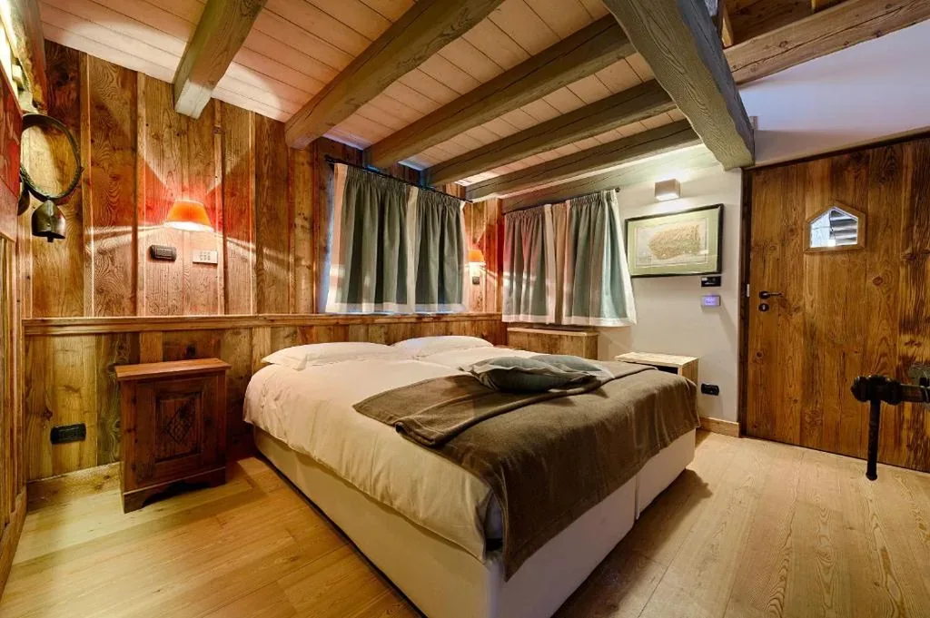 Double Room with Spa Access - Split Level — Les Plaisirs d’Antan