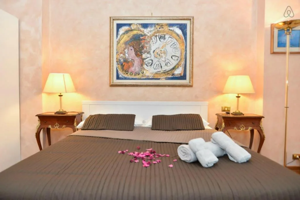 Double Room with Shared Bathroom — B&B Classy Rome