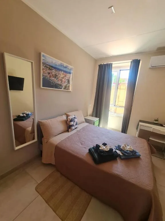 Double Room with Shared Bathroom — B&B LE TRE ISOLE