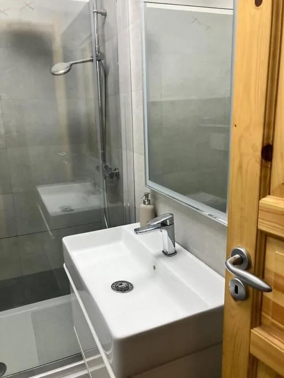 Double Room with Shared Bathroom — Grattacielo Rooms