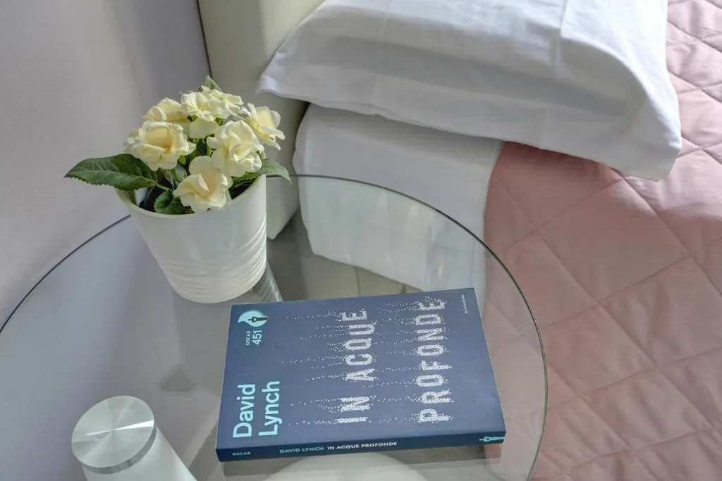 Camera Matrimoniale con Bagno in Comune — Holiday Sunny Roma B&B