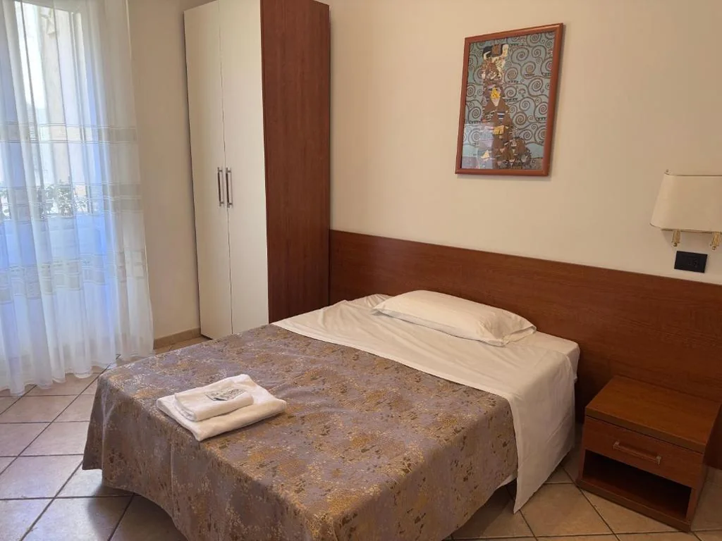 Double Room with Shared Bathroom — Karina Suite