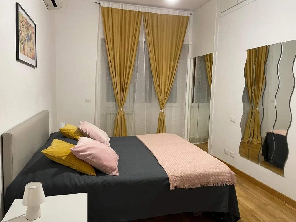 Camera Matrimoniale con Bagno in Comune — LOCAZIONE TURISTICA PAOLUCCI