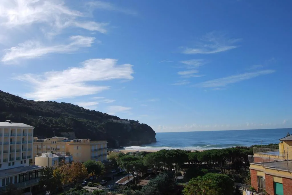 Camera Matrimoniale con Bagno Privato — A Casa di Lidia B&B Gaeta