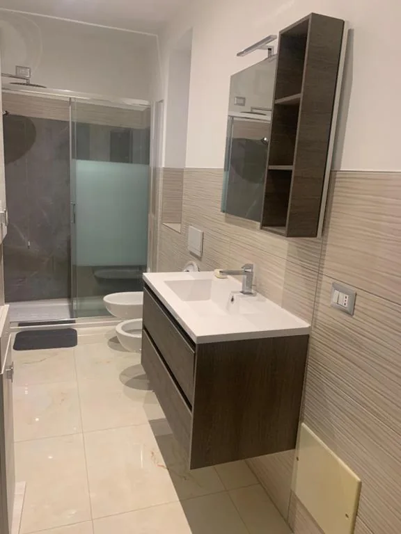 Camera Matrimoniale con Bagno Privato — Affittacamere EROI