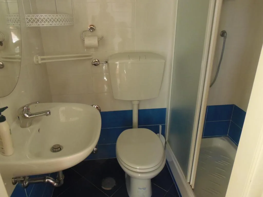 Camera Matrimoniale con Bagno Privato — Affittacamere Il Parco