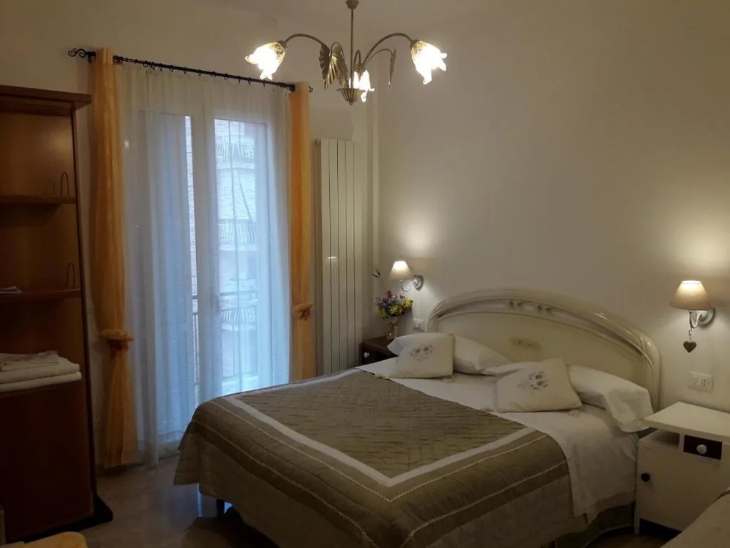 Double Room with Private Bathroom — Affittacamere Sorrento