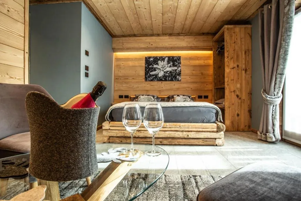 Double Room with Private Bathroom — Alpine Rooms Guesthouse