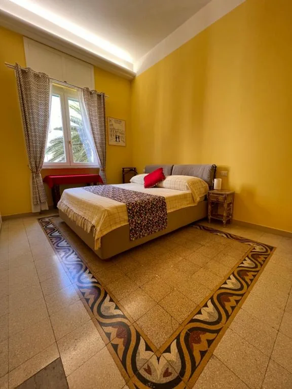 Camera Matrimoniale con Bagno Privato — Antonioni’s Apartment Trastevere